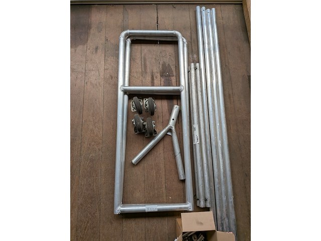 Halffabricaat deelbare bandenkar - afbeelding 3 van  8
