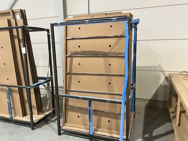 Halffabricaat stalen frames - afbeelding 1 van  6