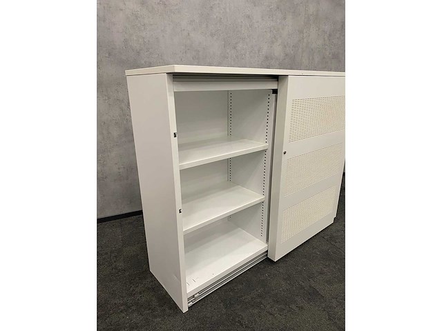 Halfhoge akoestisch stalen schuifdeurkast - afbeelding 3 van  10