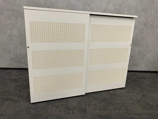 Halfhoge akoestisch stalen schuifdeurkast - afbeelding 1 van  10