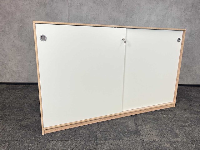 Halfhoge houten schuifdeurkast 200cm - afbeelding 1 van  10