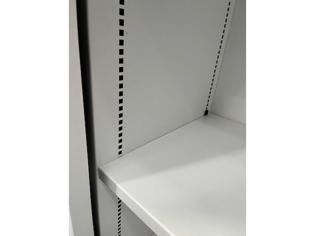 Halfhoge stalen akoestische schuifdeurkast - afbeelding 8 van  10
