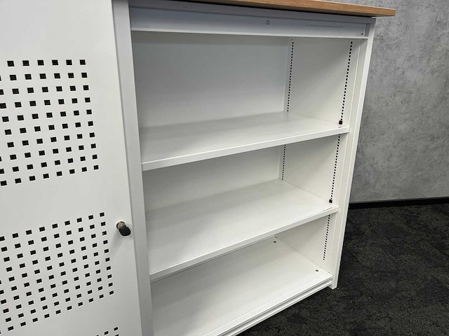 Halfhoge stalen akoestische schuifdeurkast - afbeelding 1 van  1