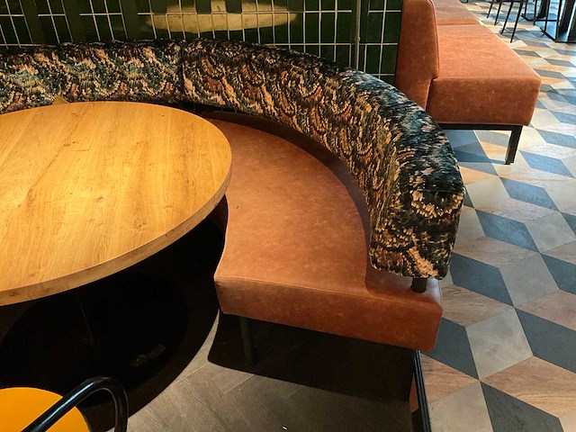 Halfrond eethoek opstelling - afbeelding 3 van  4