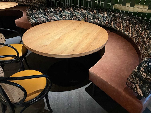 Halfrond eethoek opstelling - afbeelding 4 van  4