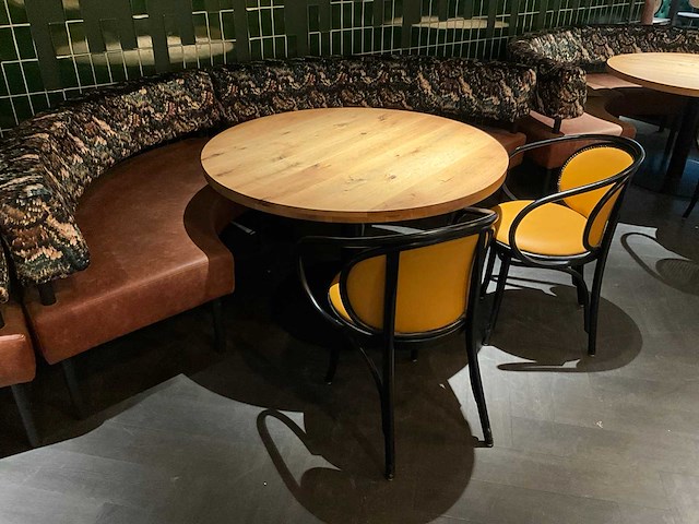 Halfrond eethoek opstelling - afbeelding 2 van  5