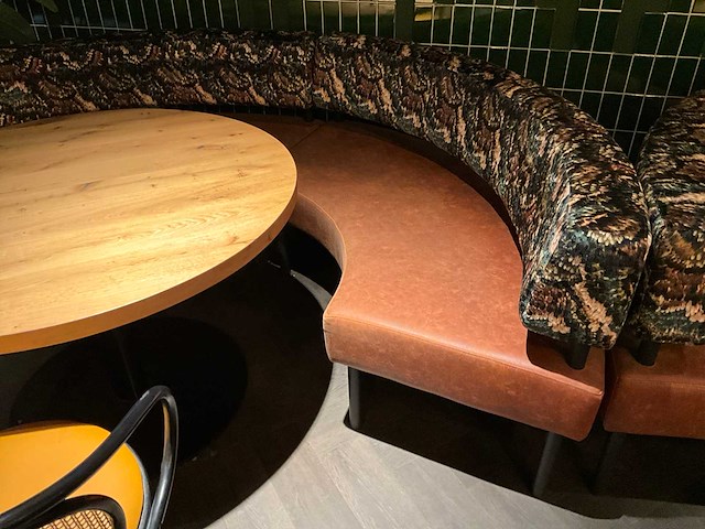 Halfrond eethoek opstelling - afbeelding 2 van  5