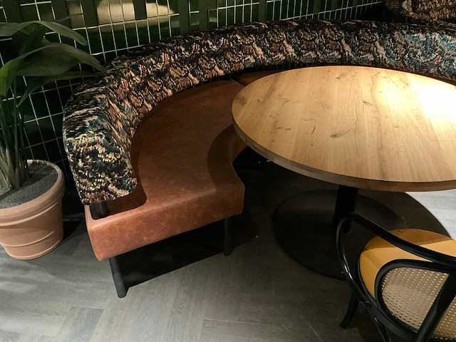 Halfrond eethoek opstelling - afbeelding 3 van  5