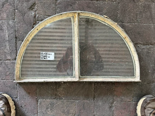 Halfrond stalraam, historisch, wit/roest, 65 cm breed - afbeelding 1 van  2