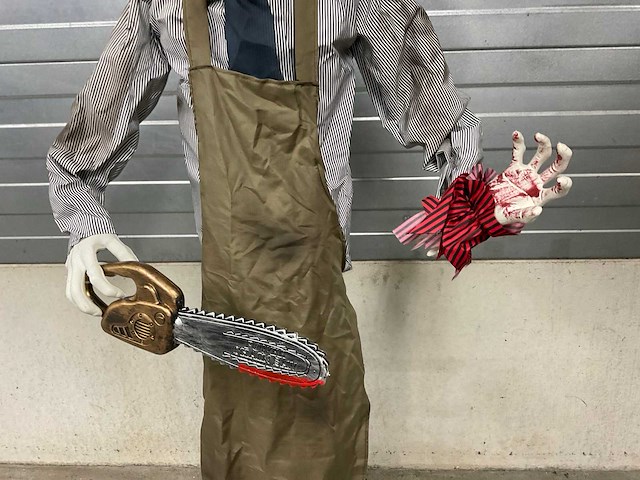 Halloween animatronic chainsaw killer - afbeelding 3 van  4