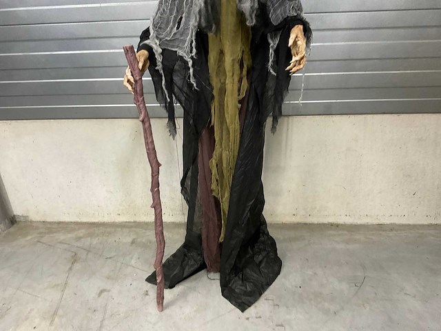 Halloween animatronic heks - afbeelding 5 van  5
