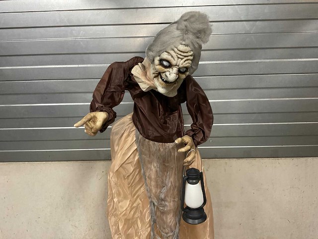 Halloween animatronic old wailing ghost - afbeelding 4 van  5