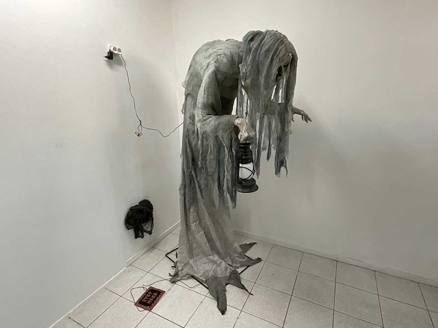 Halloween animatronic panton geest - afbeelding 2 van  4