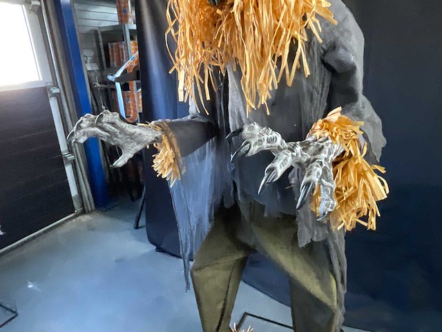 Halloween animatronic scare crow - afbeelding 4 van  5
