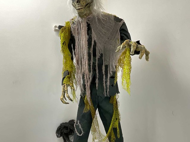 Halloween animatronic zombie - afbeelding 5 van  6