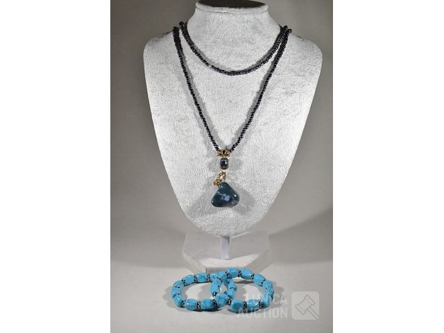 Halsketting en armbanden - afbeelding 1 van  4