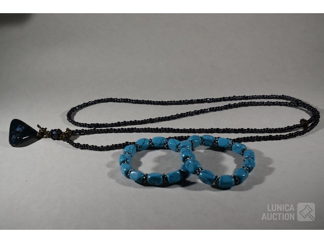 Halsketting en armbanden - afbeelding 4 van  4