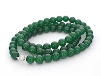 Halsketting met jade edelsteen en een diamanten sluiting - afbeelding 8 van  9