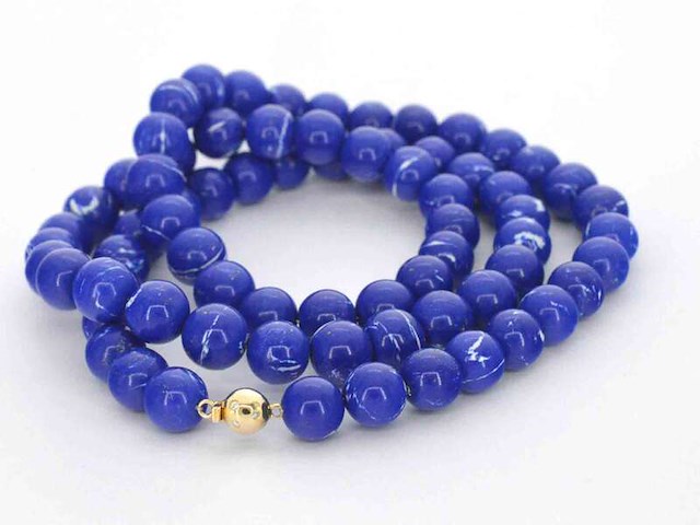 Halsketting met lapis lazuli edelsteen en een gouden sluiting met diamant - afbeelding 8 van  10