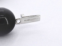 Halsketting met onix edelsteen en een witgouden sluiting met diamant - afbeelding 9 van  9