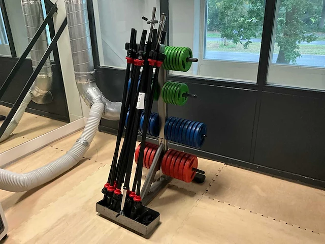 Halters in rek - afbeelding 1 van  7
