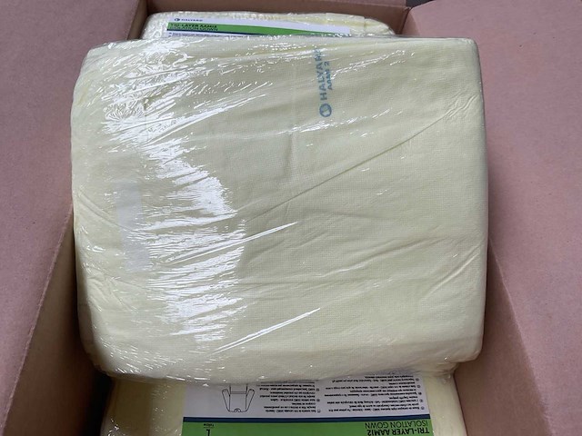 Halyard aam12 isolation gown - afbeelding 2 van  3