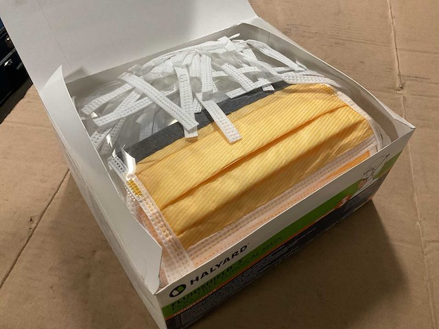 Halyard fluidshield 3 fog-free surgical mask (650x) - afbeelding 2 van  6