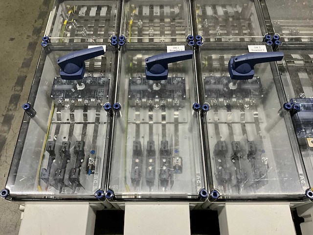 Halyester modulaire laagspannings verdeelkast - afbeelding 4 van  8