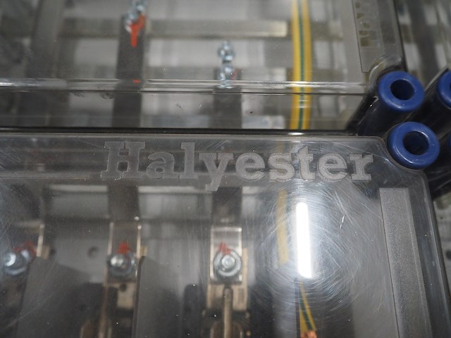 Halyester - afbeelding 8 van  9