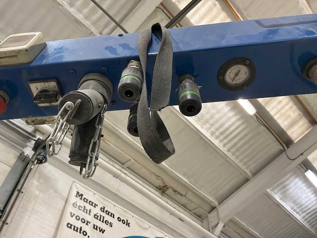 Hamach hvs526 werkplaatsarm met verlichting en luchtleiding - afbeelding 6 van  10