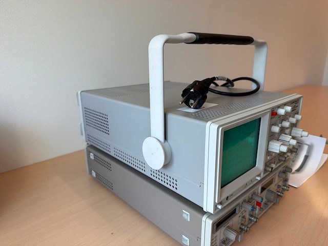 Hameg hm303-6 analoge oscilloscoop met hm8030-5 function generator vx - afbeelding 3 van  4
