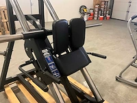 Hammer strenght plate loaded linear hack press - afbeelding 4 van  9