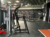 Hammer strength captain’s chair