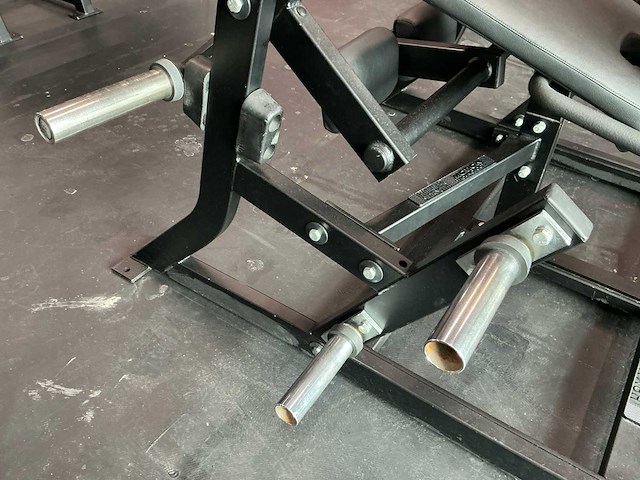 Hammer strength leg extension krachtstation - afbeelding 7 van  15