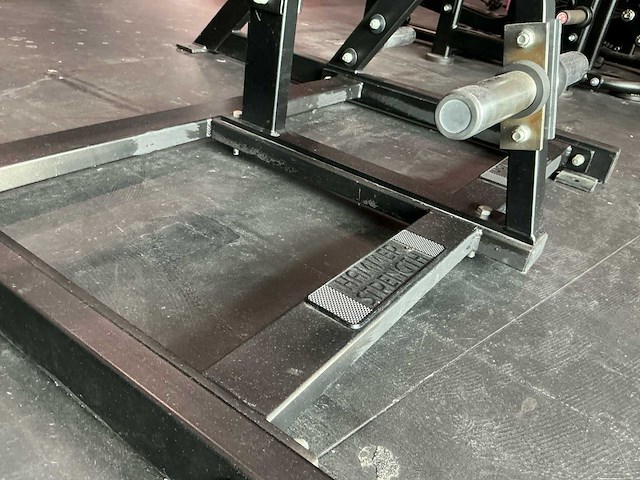 Hammer strength leg extension krachtstation - afbeelding 8 van  15