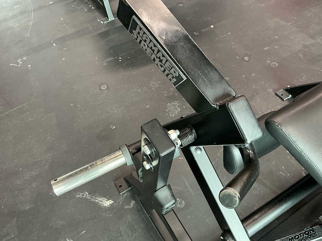 Hammer strength leg extension krachtstation - afbeelding 1 van  13