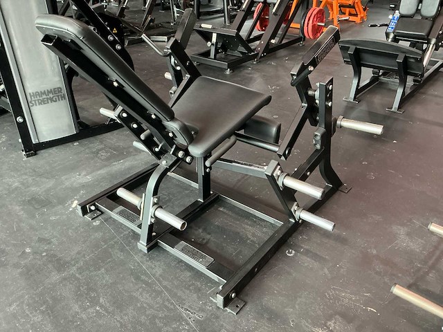 Hammer strength leg extension krachtstation - afbeelding 7 van  13