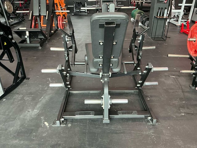 Hammer strength leg extension krachtstation - afbeelding 8 van  13