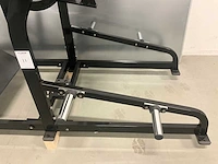 Hammer strength pendulum x squat - afbeelding 9 van  10