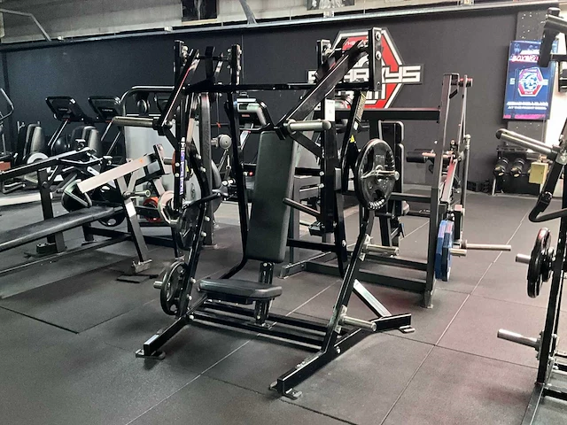 Hammer strength plate loaded chest press - afbeelding 1 van  6