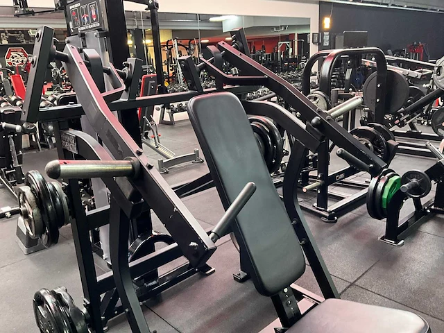 Hammer strength plate loaded shoulder press - afbeelding 4 van  6
