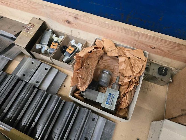 Hammerle - 1991 - ap 100 2100 - cnc-kantbank - afbeelding 12 van  14