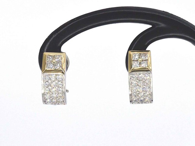 Hand gemaakte oorsieraden van 18 caratsgoud vol gezet diamanten - afbeelding 1 van  9