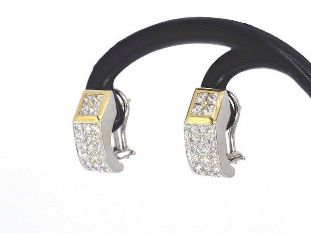 Hand gemaakte oorsieraden van 18 caratsgoud vol gezet diamanten - afbeelding 3 van  9