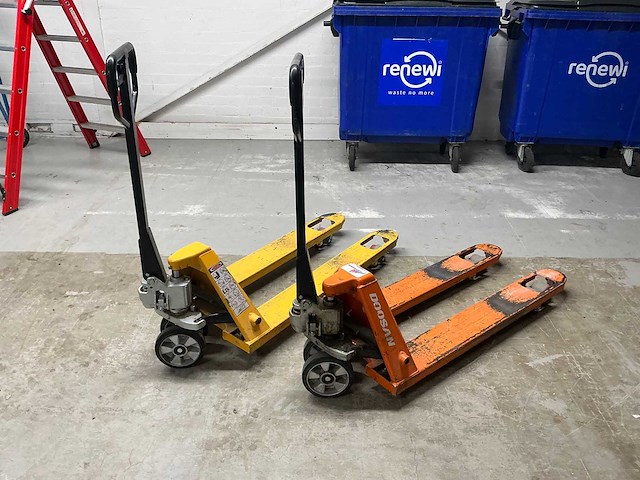 Hand hydraulische palletwagen (2x) - afbeelding 1 van  5