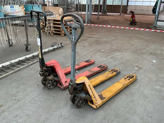 Hand hydraulische palletwagen (2x) - afbeelding 3 van  4