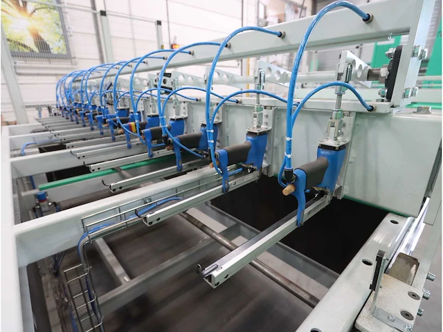Handbediende akoustisch paneel productie en verpakkingslijn - afbeelding 18 van  22