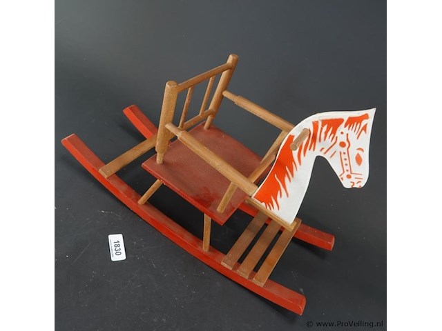 Handbeschilderd houten hobbelpaard - afbeelding 3 van  5