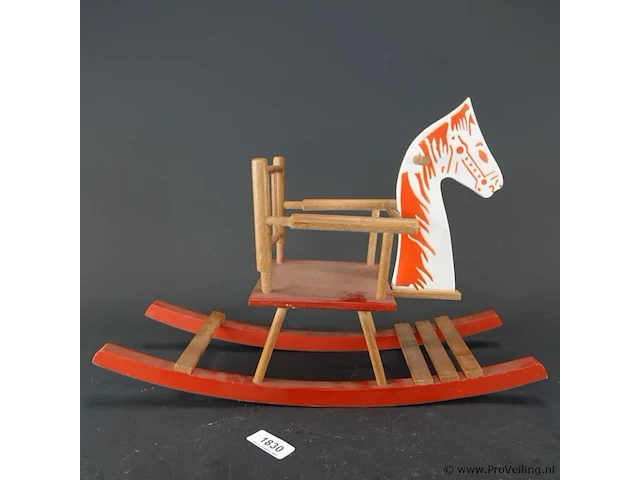 Handbeschilderd houten hobbelpaard - afbeelding 2 van  5