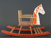 Handbeschilderd houten hobbelpaard - afbeelding 2 van  5